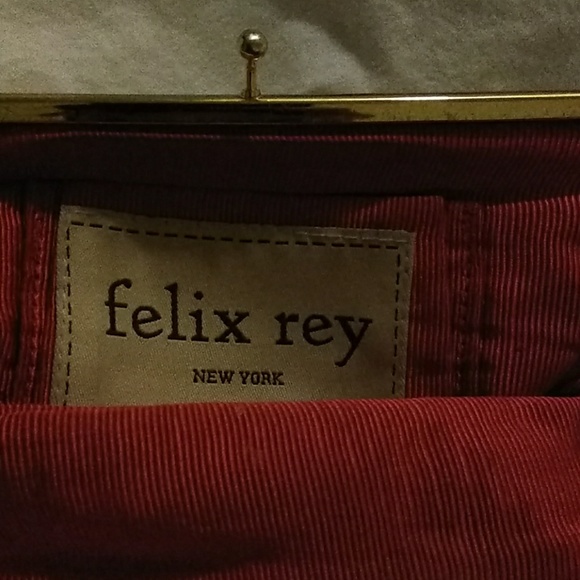 Fun Felix Rey New York Gold Clutch with Red Heart - Picture 3 of 3